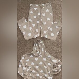 🦄6 items for $20 🦄 Girls sweatpants and hoodie